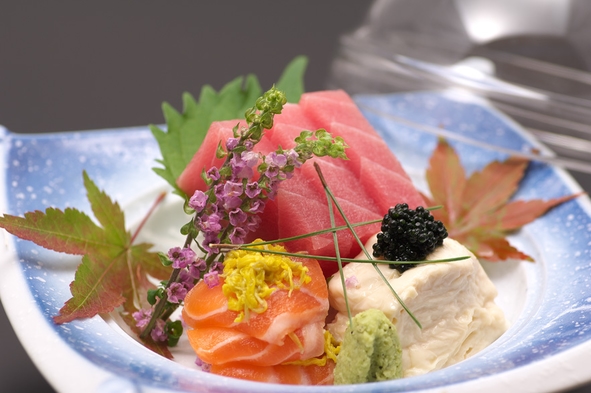 春の奥日光♪山の幸とにごり湯を楽しむ♪広間で食事